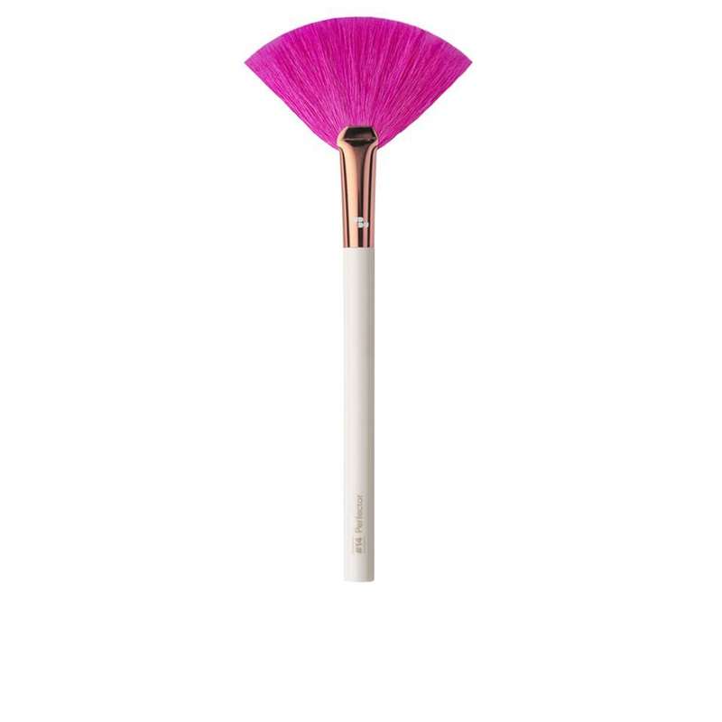 Urban Beauty United France Me Fan Brush
