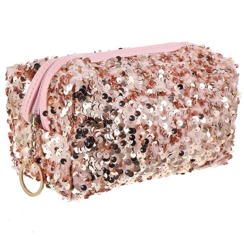 Travel-Friendly Makeup Case, Combining Style and Practicality